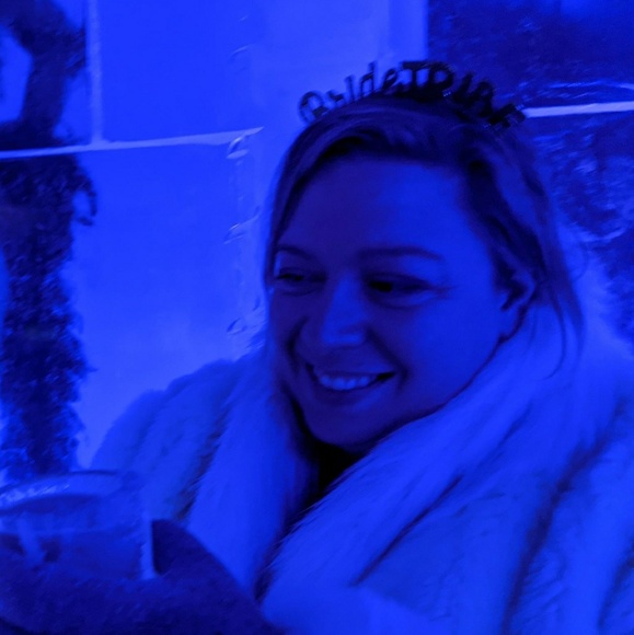 Meet your Posher, Christina - Picture 1 of 1